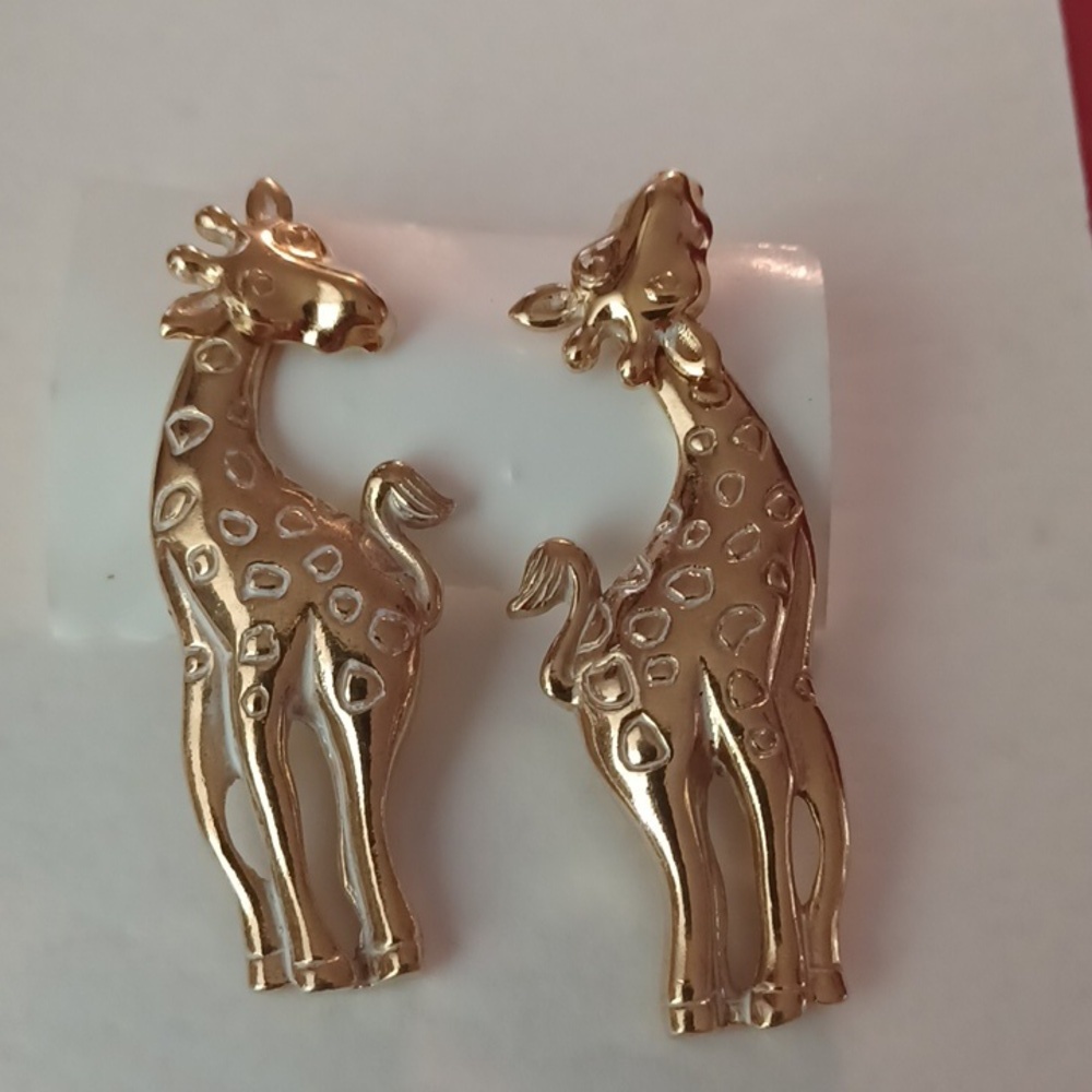 Giraffe earings moving heads dangling  earings gold tone vintage